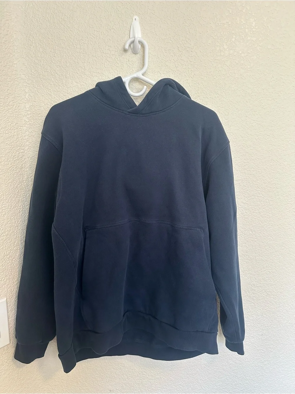 Steady State Hoodie  

worn couple times, rly good condition no rips or tears - Picture 2 of 3